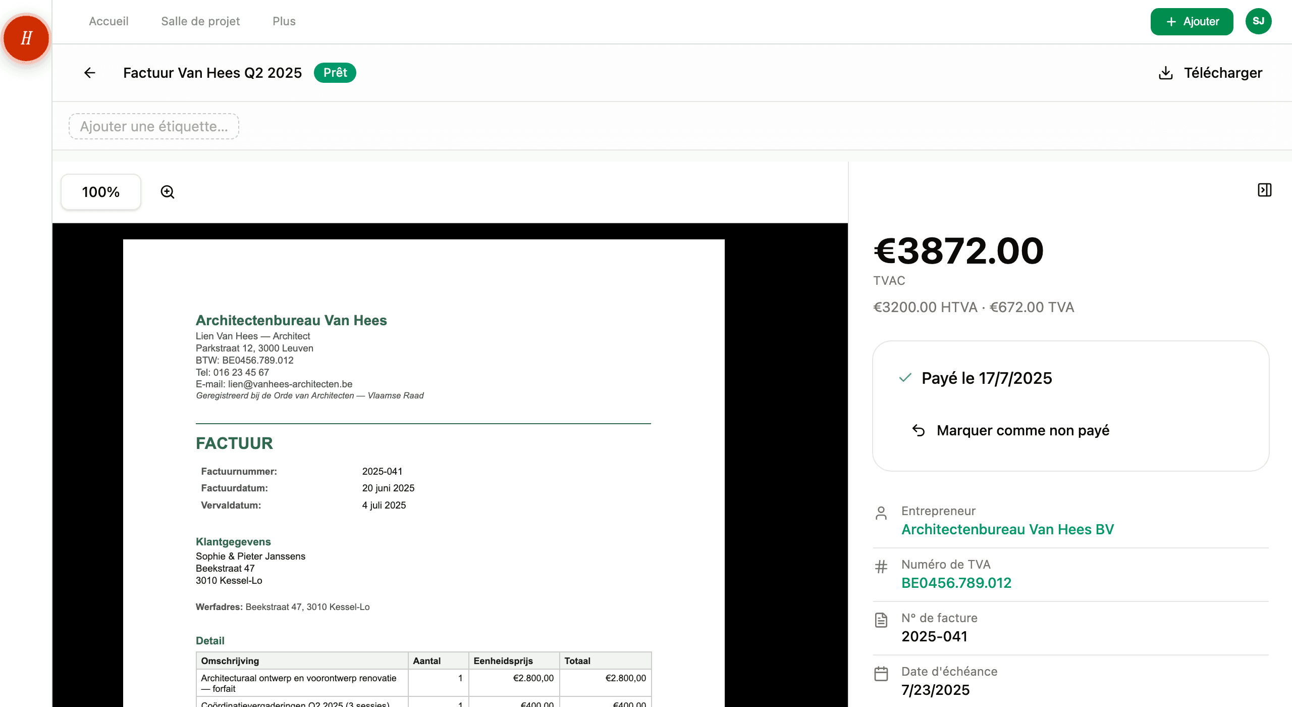 Une facture traitée montrant le PDF et les données extraites côte à côte